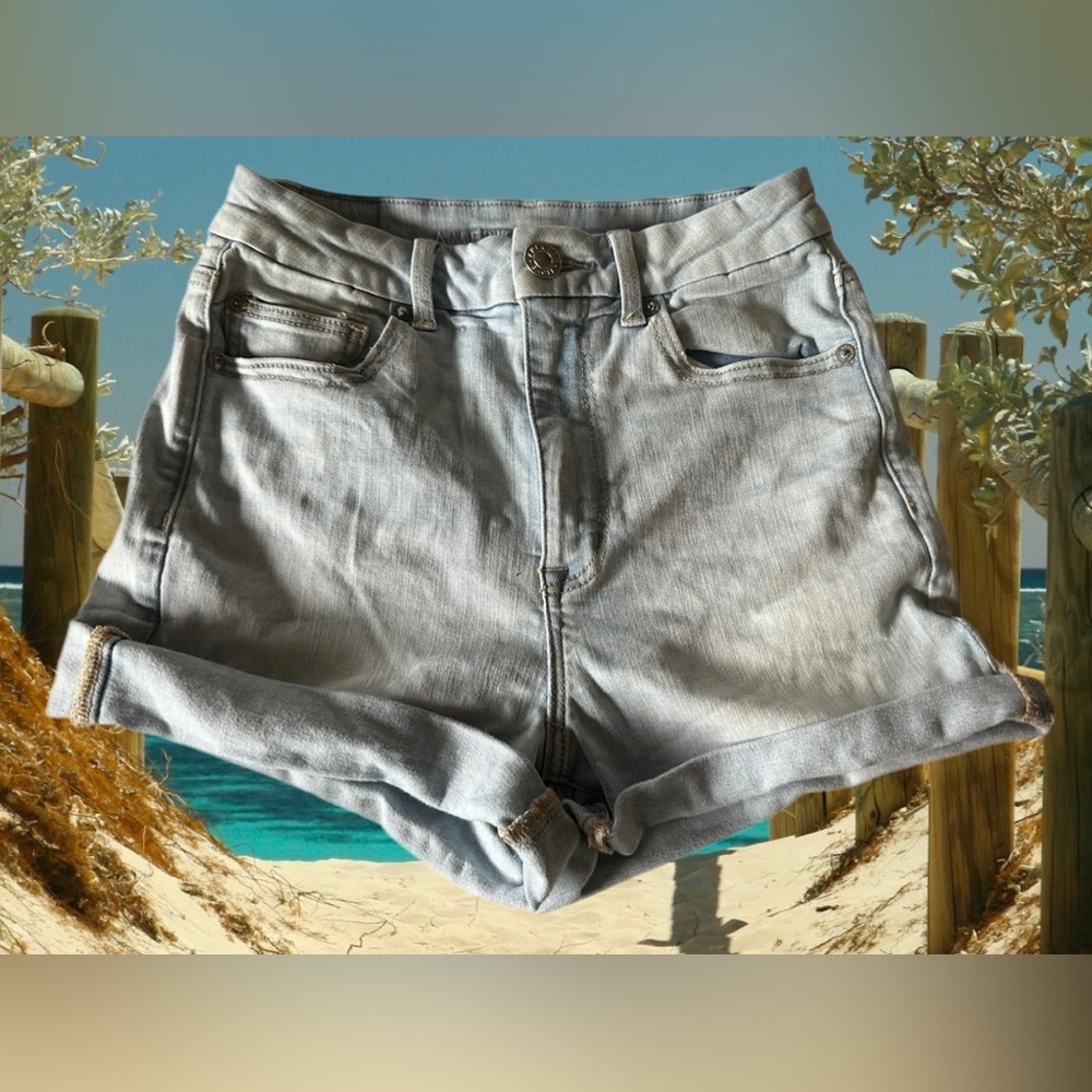 American Eagle Next Level High Waisted-Shortie/Short Short Size 4
